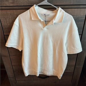Never worn w/ original tag; Zara white short tee; small